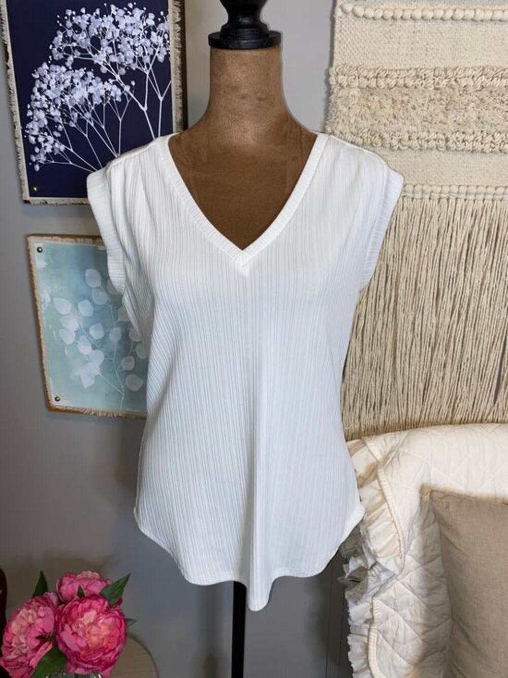 Rachel Roy White Ribbed V-Neck Cap Sleeve Top Small Lightweight Stretch Knit